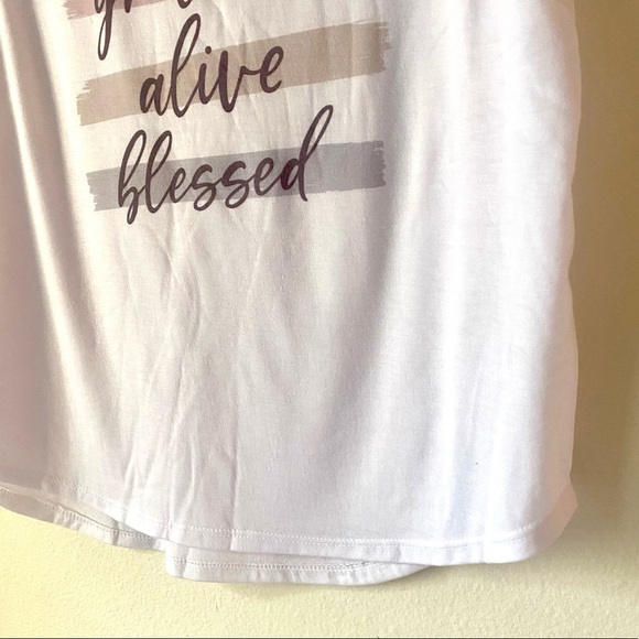 WHITE "THANKFUL GRATEFUL Alive Blessed” graphic print ringer tee, New!🙏🏾 - Picture 13 of 14